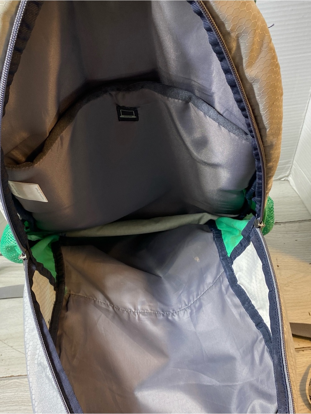 Adidas LoadSpring Gray & Green Geometric Pattern Backpack Rucksack Mesh Pockets - Picture 6 of 11